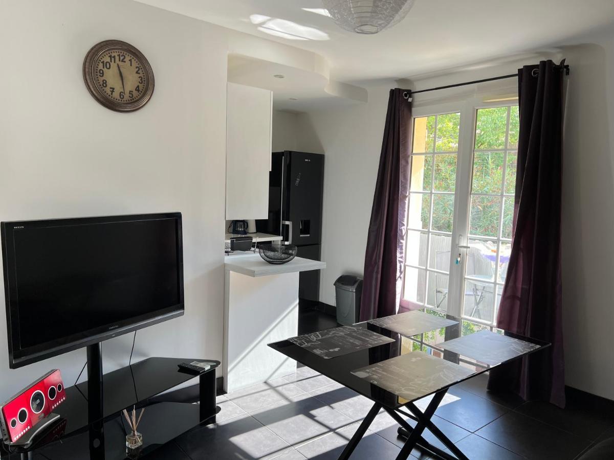 L'appart Isa&Marc T2 avec rez-de-jardin  Bormes-les-Mimosas Extérieur photo